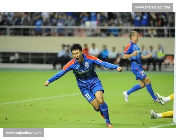 36 岁吴曦三连破 + 8 球创纪录：申花老将的逆袭传奇